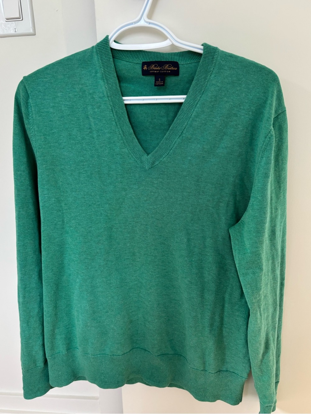 Brooks Brothers Men’s Emerald Green V-Neck Sweater